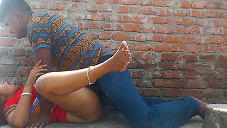 Deshi Pooja Bhabhi Come in Floor Fucking Video