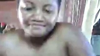 Black African Webcam Girl Nirina from Sambava, Madagascar