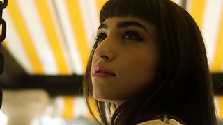 Nude teen Ivy introdcing her hairy pussy