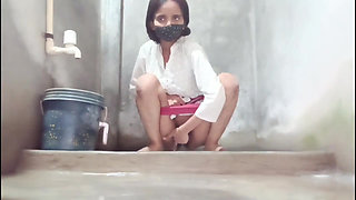 Watch the daily routine of desi village Bihari randi.