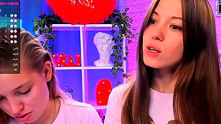 Small tit babe fingers her tight pussy on cam