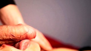 AMATEUR BLONDE TEEN GIVES SENSUAL BLOWJOB - CUM-FILLED MOUTH