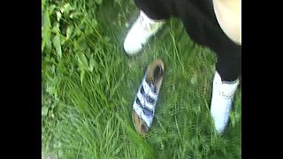Tammara Big Pisses in Her Shoes Outside – Amateur MILF BBW Peeing on the Beach