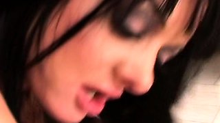 Close up fuck girl in big cock