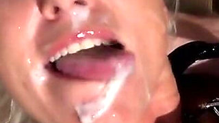 Latex Gangbangschlampe Benutzt