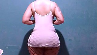 She-male with a large bum to use, enjoy, and never get prego.
