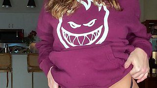 Amateur redhead fully nude on bed and masturbating