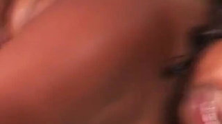 Fat milf Finesse banged by photographer at casting
