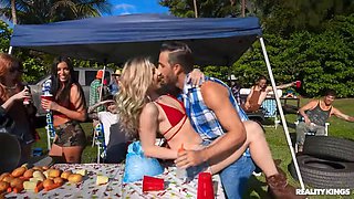 Partying In The Bush Reality Kings