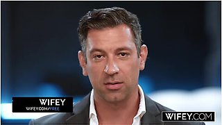 Bride Danielle Renae Gets Stretched Out In 5-bbc Gangbang While Hubby Watches