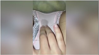 Trusiki Vsі Mokrі Na Pershіi Hvilinі. Volohata Yaponska Lubitelka Masturbue [domashne]