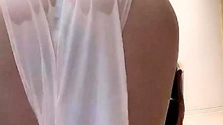 Close up amateur beauty uses her toy to masturbates