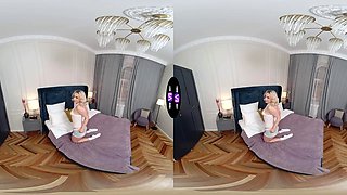 Molly Cutes Voyeur Toy Show in Close-Up POV