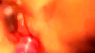 Svensk blondin spelar med dildo