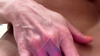 Big boobed babe masturbating