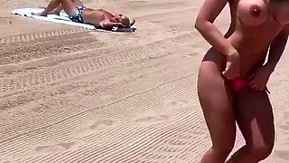 I turn on on the beach very horny