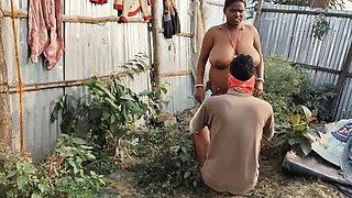 Desi wife outdoor pussy licking makes her wet and cum