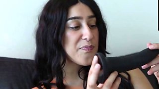 Brunette fledgling loves powerful frigging solo