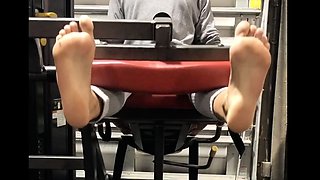 Amateur Foot Fetish Girlfriend Sucks and gives a Footjob