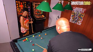 Meggy Fingered and fucked hard by chubby guy on pool table after getting to know each other - Hausfrau Ficken