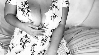 Close up MILF masturbation