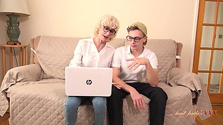 Dee Dee's Granny Hardcore Passion in a Sensual Erotic Rush