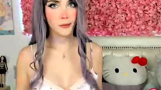 Close up MILF masturbation