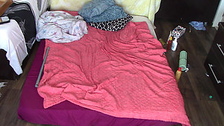 Amateur couple hot sex in the bedroom.