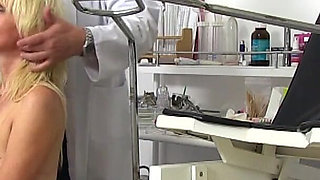 Mature gyno- filthy gyno doc operates cam in his surgery to record naked patients