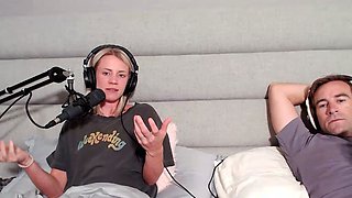 Amateur Webcam Teen Flashes Masturbates