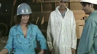 This Pee Threesome with German Worker Slut Is Here to Drain You