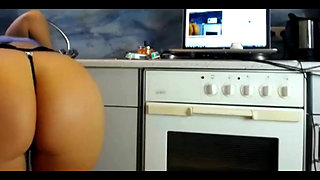 Seductive G-string Tease: Watch Sexydea Flaunt Her Alluring Curves