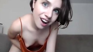 18 Teen Stella Enjoying Masturbation