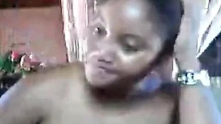 Black African Webcam Girl Nirina from Sambava, Madagascar