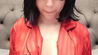 Juicy Pussy Fingering