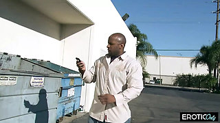 Julie Cash Gets Intense Hardcore Fuck With Massive Tits And Cumshot