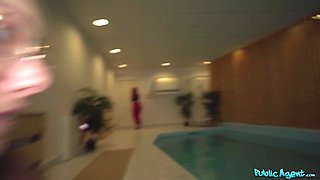 Kety Pearl’s Daring Public Swim with Intense Heat