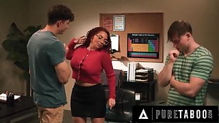 Kiki Daire Spitroasted by Students - Anal & Double Penetration with Big Dick Creampie