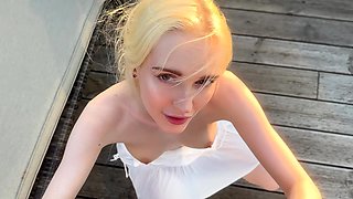 Amateur babe Ryen pleases sultry Shina in raunchy doggy