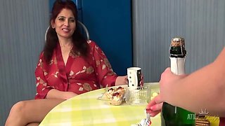 Karolina and Lida: Mature Lesbians Pleasuring Young Pussies