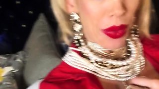 Cumshot amateur MILF suck and jerks dude in the bedroom