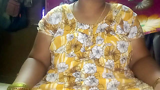 Indian National Woman Masturbates in Solitude When Her Tamil Husband Is Not at Home