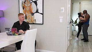 Big dick dom Savanah Storm pleases in interracial blowjob