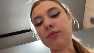 Crazy Squirting While Training in the Gym