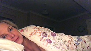 Amazing blonde german webcam milf high heel masturbation