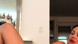 Masturbation close up Tamara big clit