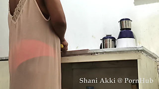 Sri Lankan Mature MILF Cheating on Husband When Not at Home