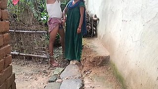 Hot Indian Wife Fucks Husband in Morning - Desi Couple Sex