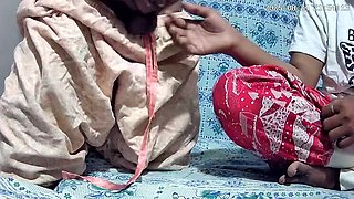 Hot Indian Stepmom Fucks Stepson in Jungle Sex - Amateur Homemade XXX