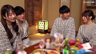 Amateur College Couple Swap: Towel-Clad Mixed Bathing and Swapping. Asian Erotic Video. x1x4B4DEEF02861782539